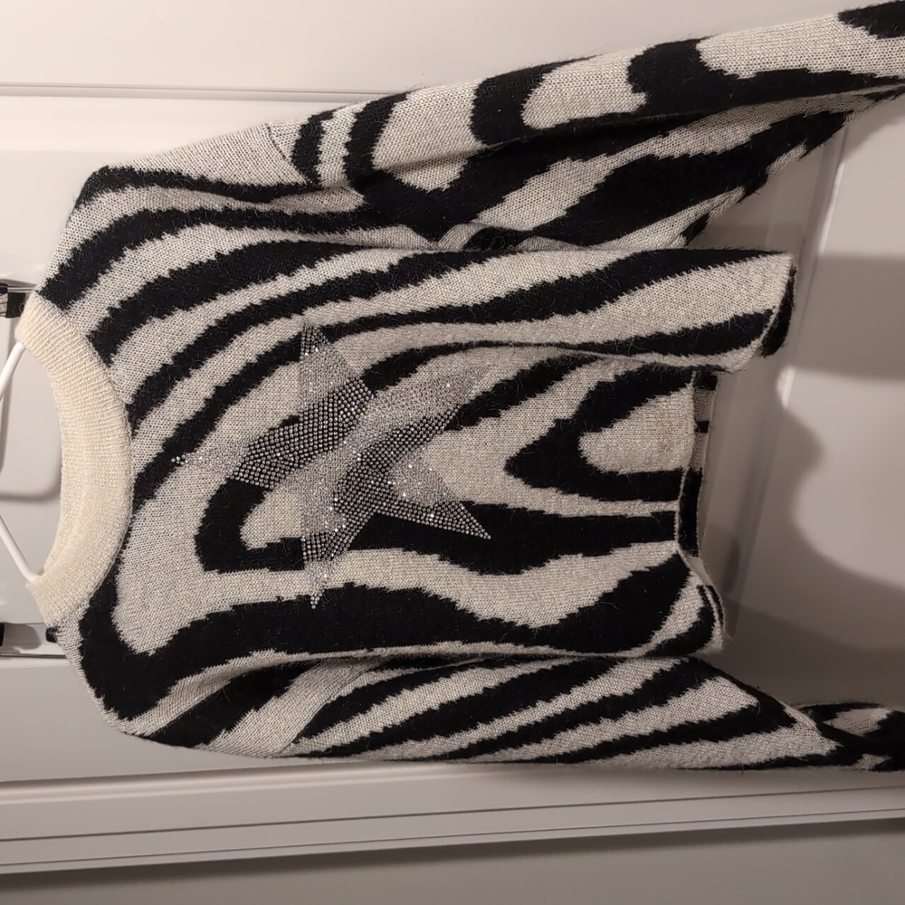 Tna rhinestone star cropped zebra sweater medium